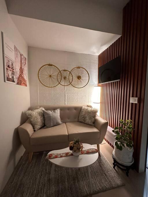 Apartment New & Spacious Unit In Qc W/ Wifi & Netflix Manila