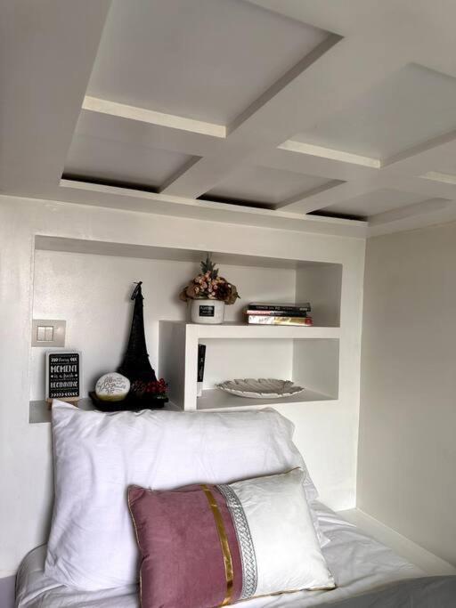 New & Spacious Unit In Qc W/ Wifi & Netflix Manila