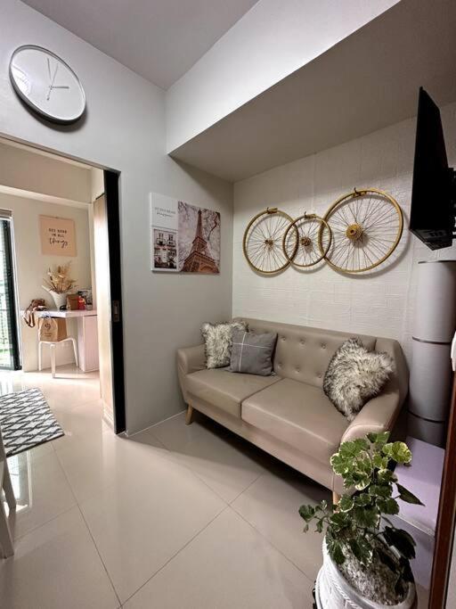 New & Spacious Unit In Qc W/ Wifi & Netflix *