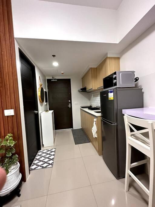 New & Spacious Unit In Qc W/ Wifi & Netflix Manila