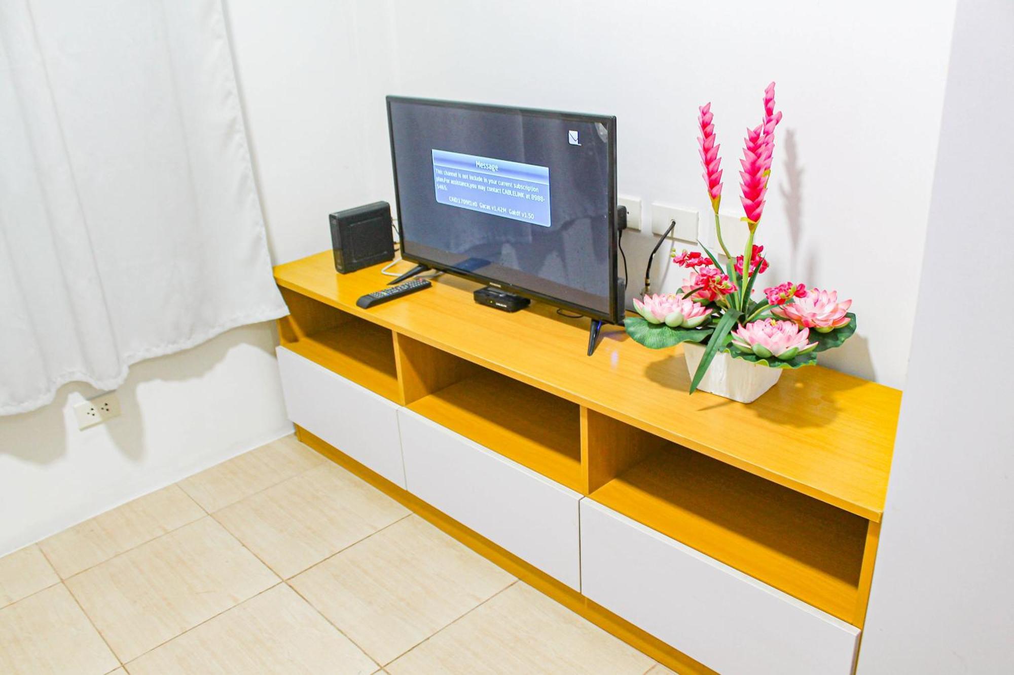 Apartment Titan At Tower 3 Alabang *