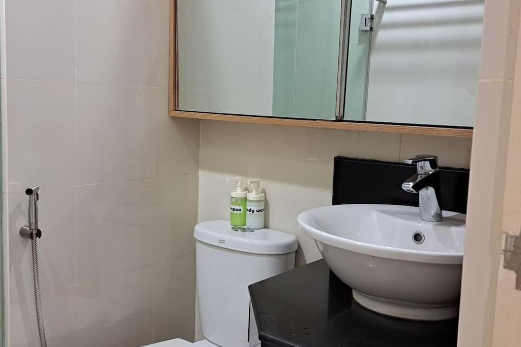 Apartment Cozy Near Naia T3 @ Palm Tree