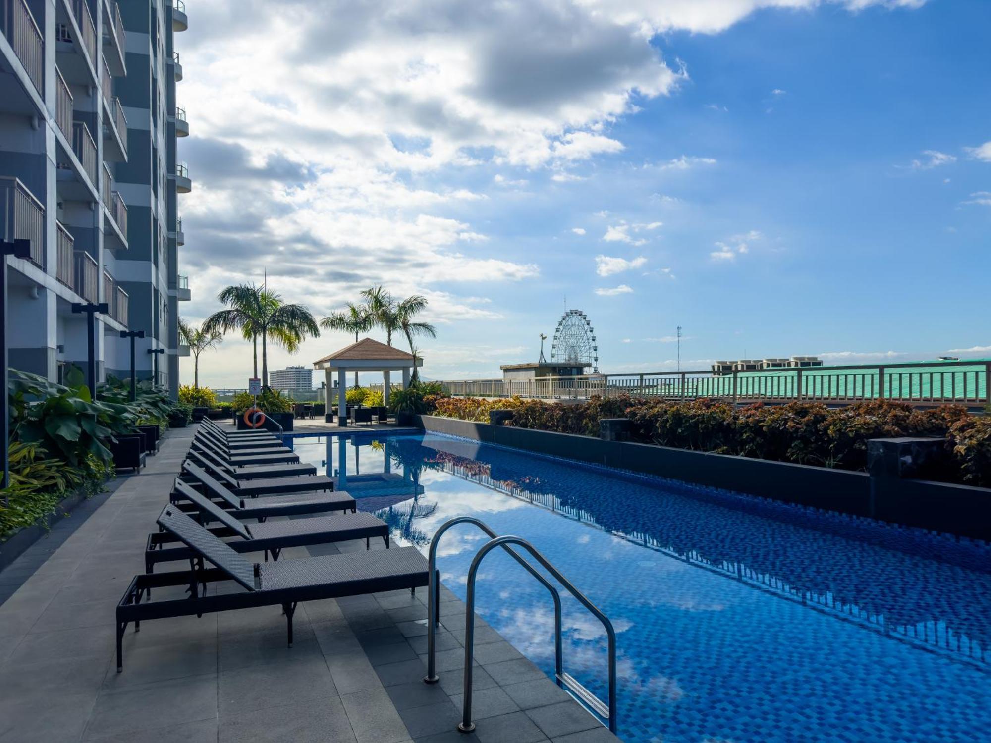 Gemstonebr In Smdc Coast Residences Apartment Manila
