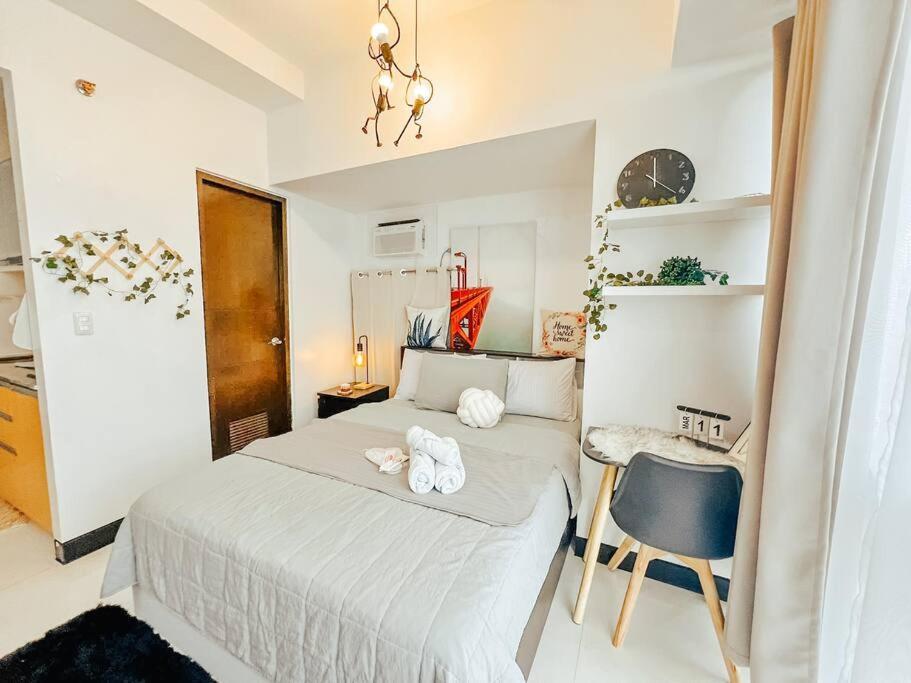Apartment Modern Unit In Viceroy Mckinley Hill Taguig *