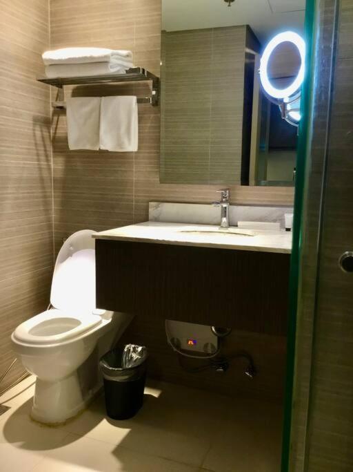Cozy 1 - The Residences Bgc Taguig Apartment *