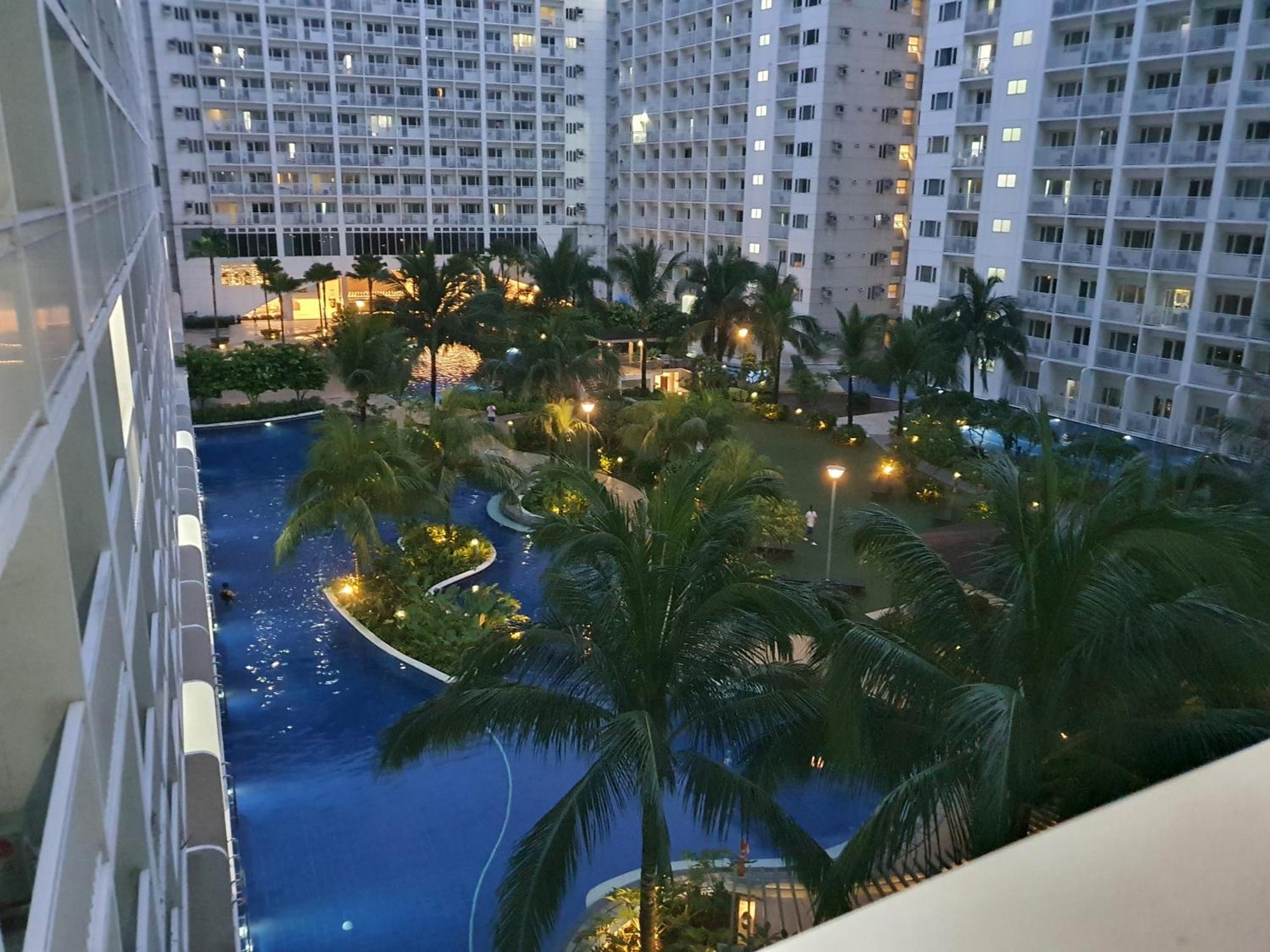 At Last, 1 Bedroom Pool View With Balcony Apartment *