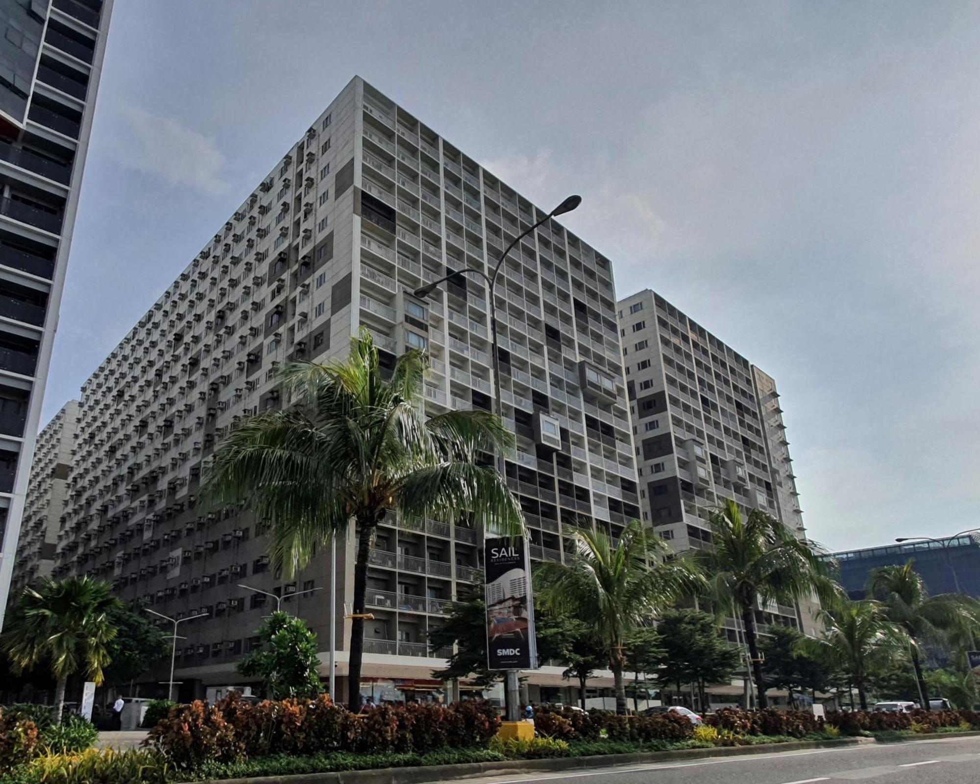 At Last, 1 Bedroom Pool View With Balcony Apartment Manila