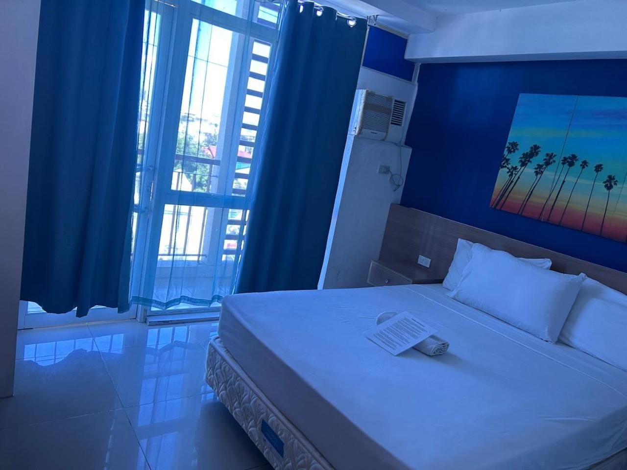Myhappyplace Makati Apartment *