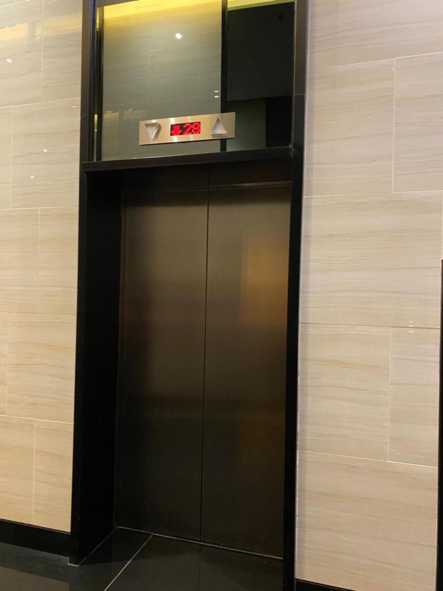 Apartment Frost At Air Residences Makati *