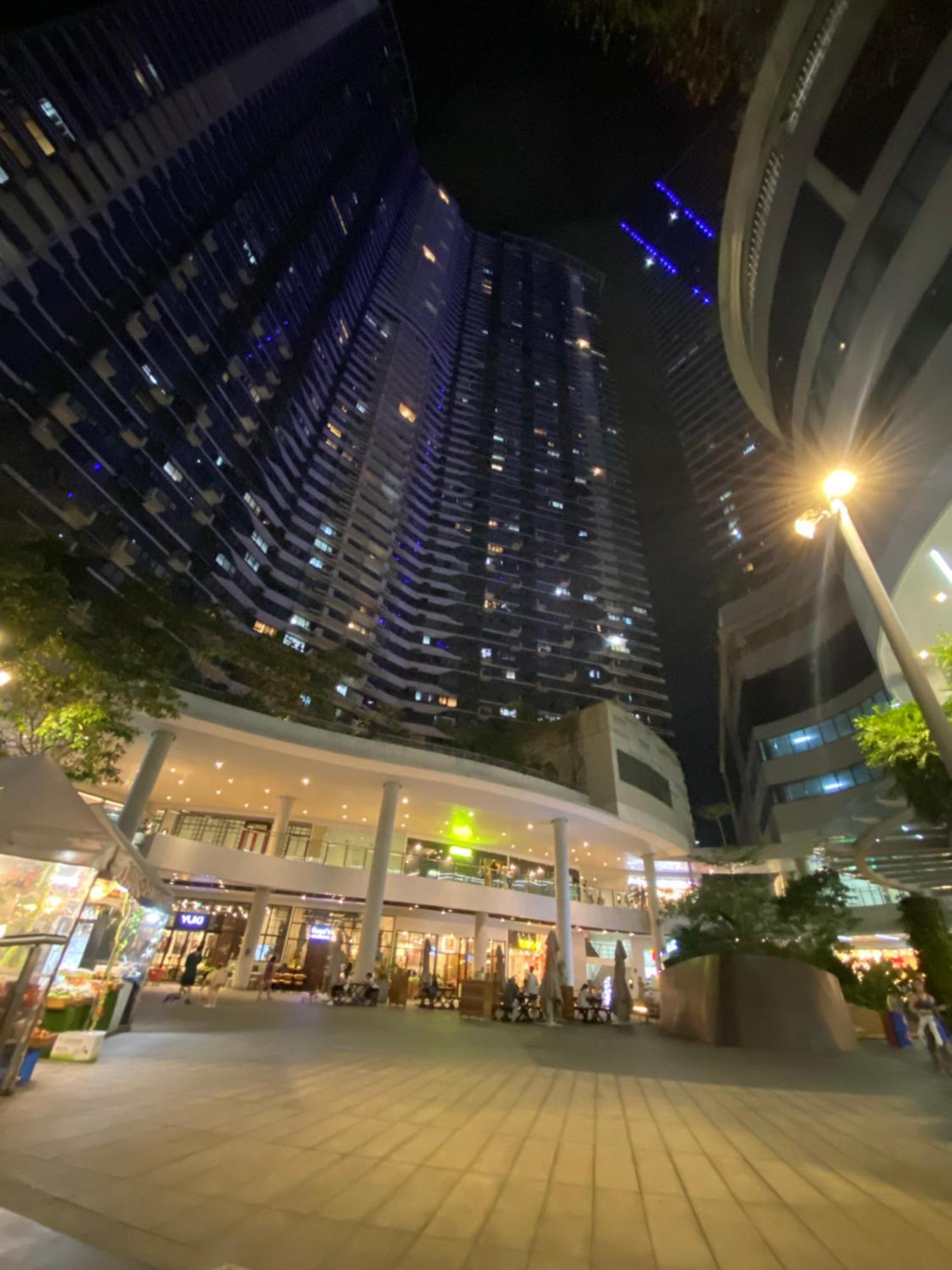 Frost At Air Residences Makati Apartment *