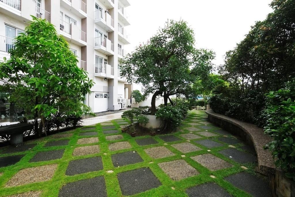Flat Blake: Stylish W/ Balcony Apartment *