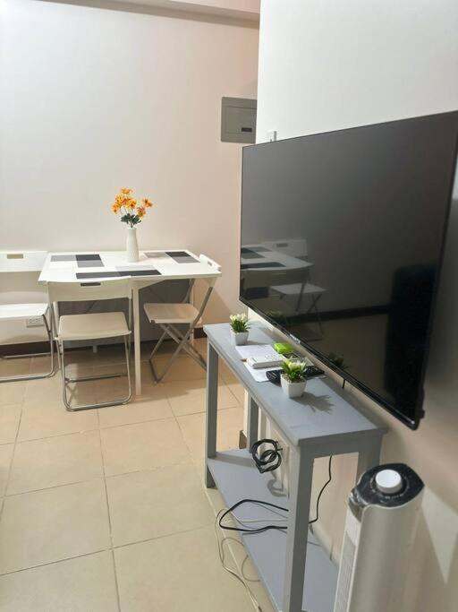 Apartment Free Parking 2b/r @infina Tower
