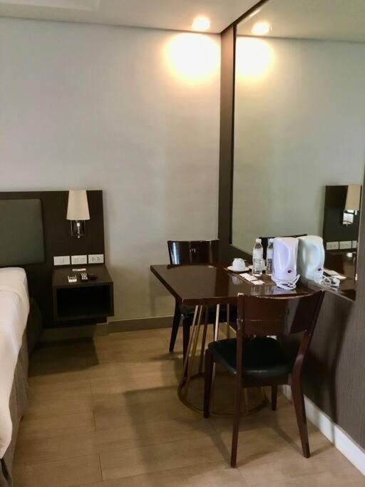 Cozy 1 - The Residences Bgc Taguig Apartment *