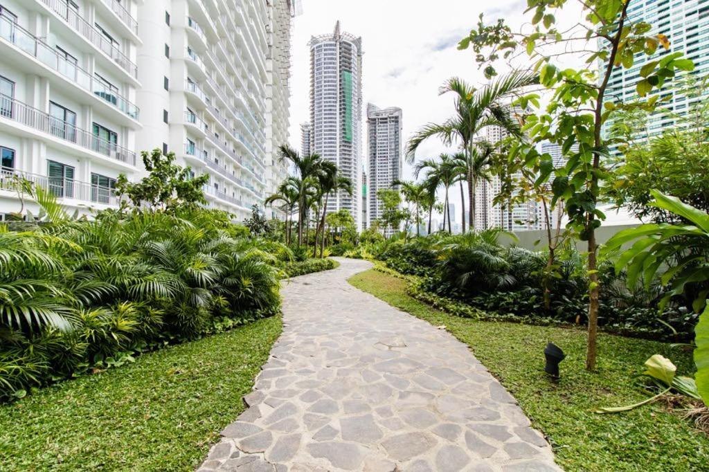 Apartment Simple Yet Lovely 2br Unit In Acqua Private Residences