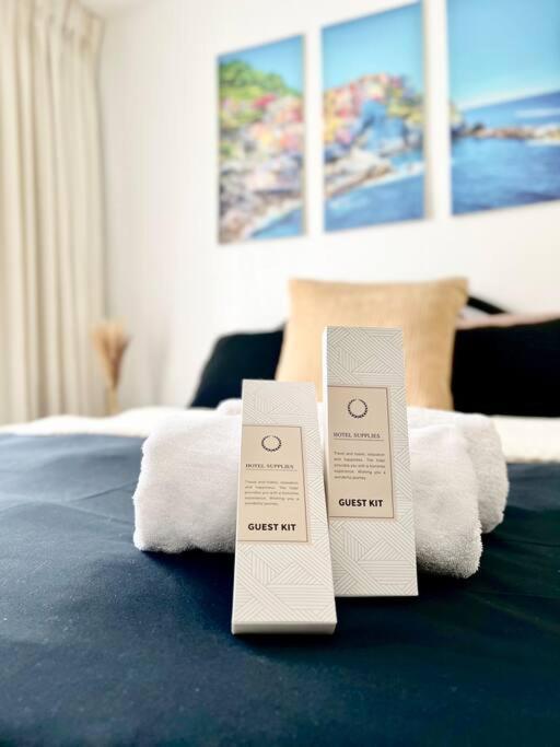 Apartment Suzi Bgc With Sauna, Gym, Netflix, Pool & High Speed Internet Manila