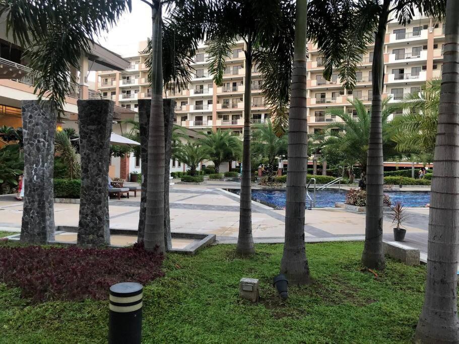 Family W/ Centralized Ac Nr Ayala Mall Feliz