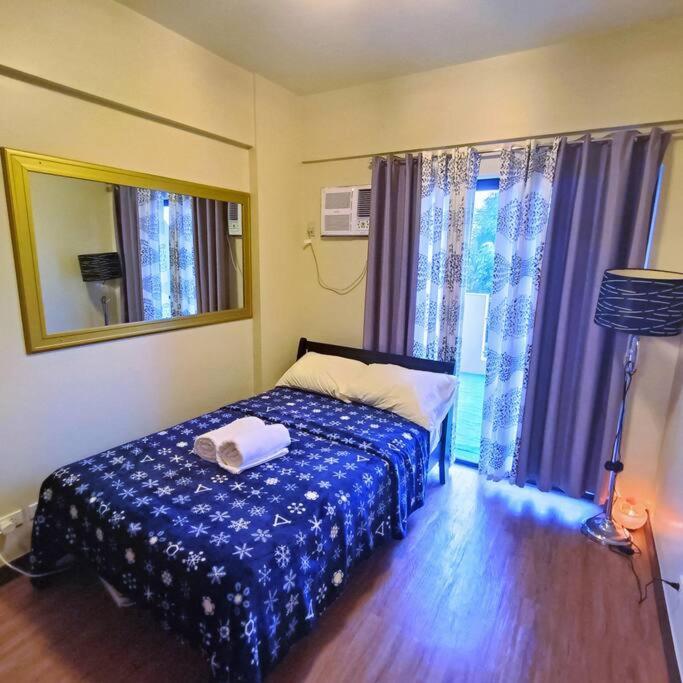 Family W/ Centralized Ac Nr Ayala Mall Feliz