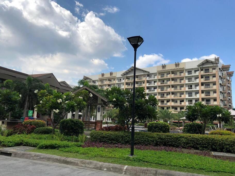 Family W/ Centralized Ac Nr Ayala Mall Feliz Apartment