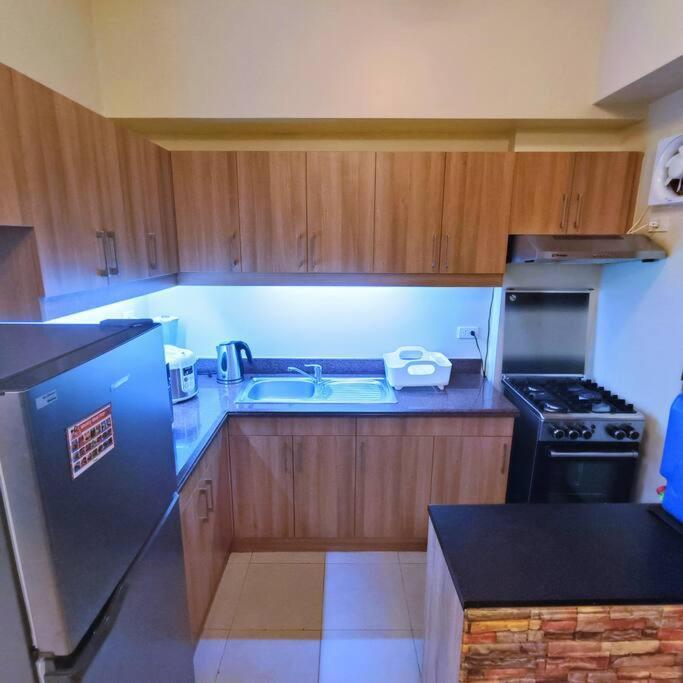 Apartment Family W/ Centralized Ac Nr Ayala Mall Feliz *