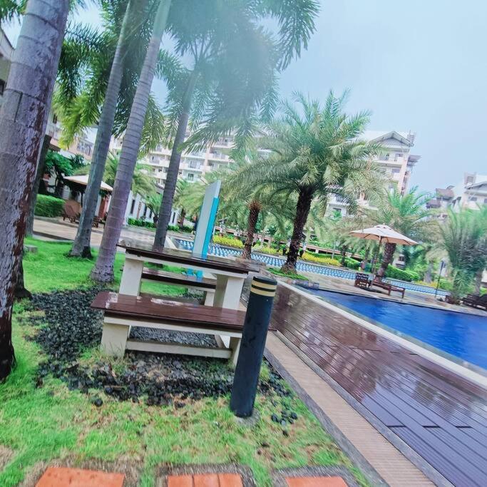 Family W/ Centralized Ac Nr Ayala Mall Feliz