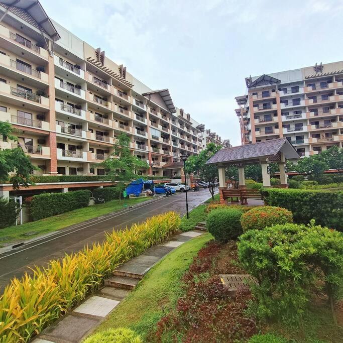 Apartment Family W/ Centralized Ac Nr Ayala Mall Feliz *