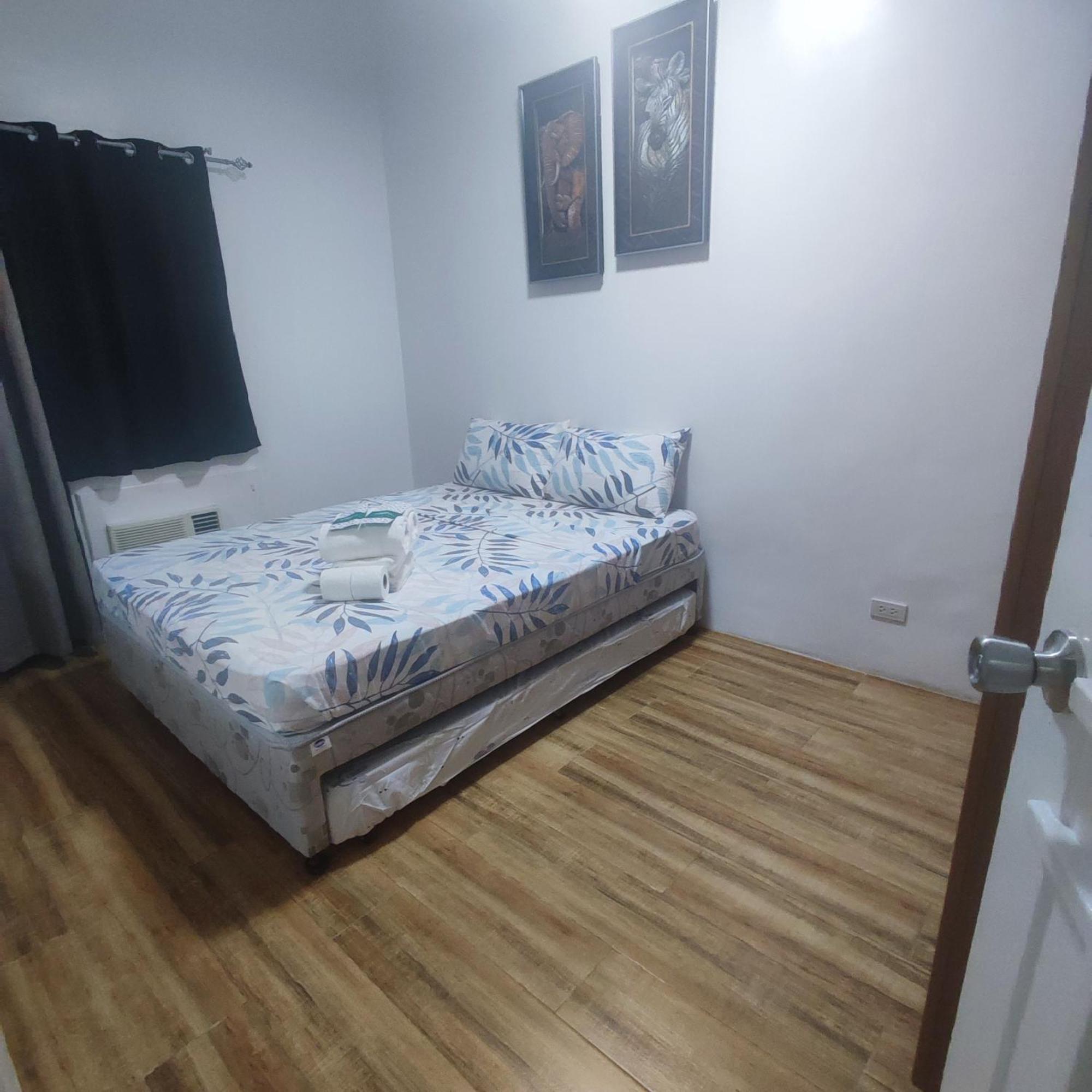 Luxury Spacious 2br In Salcedo Village Manila