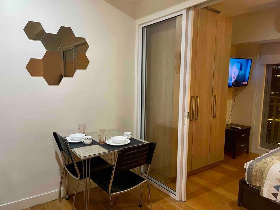 Cool 1br Acqua Livingstone W/ Netflix, Pool & Gym Apartment *