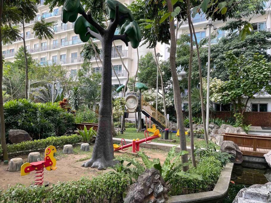 Cool 1br Acqua Livingstone W/ Netflix, Pool & Gym Apartment *