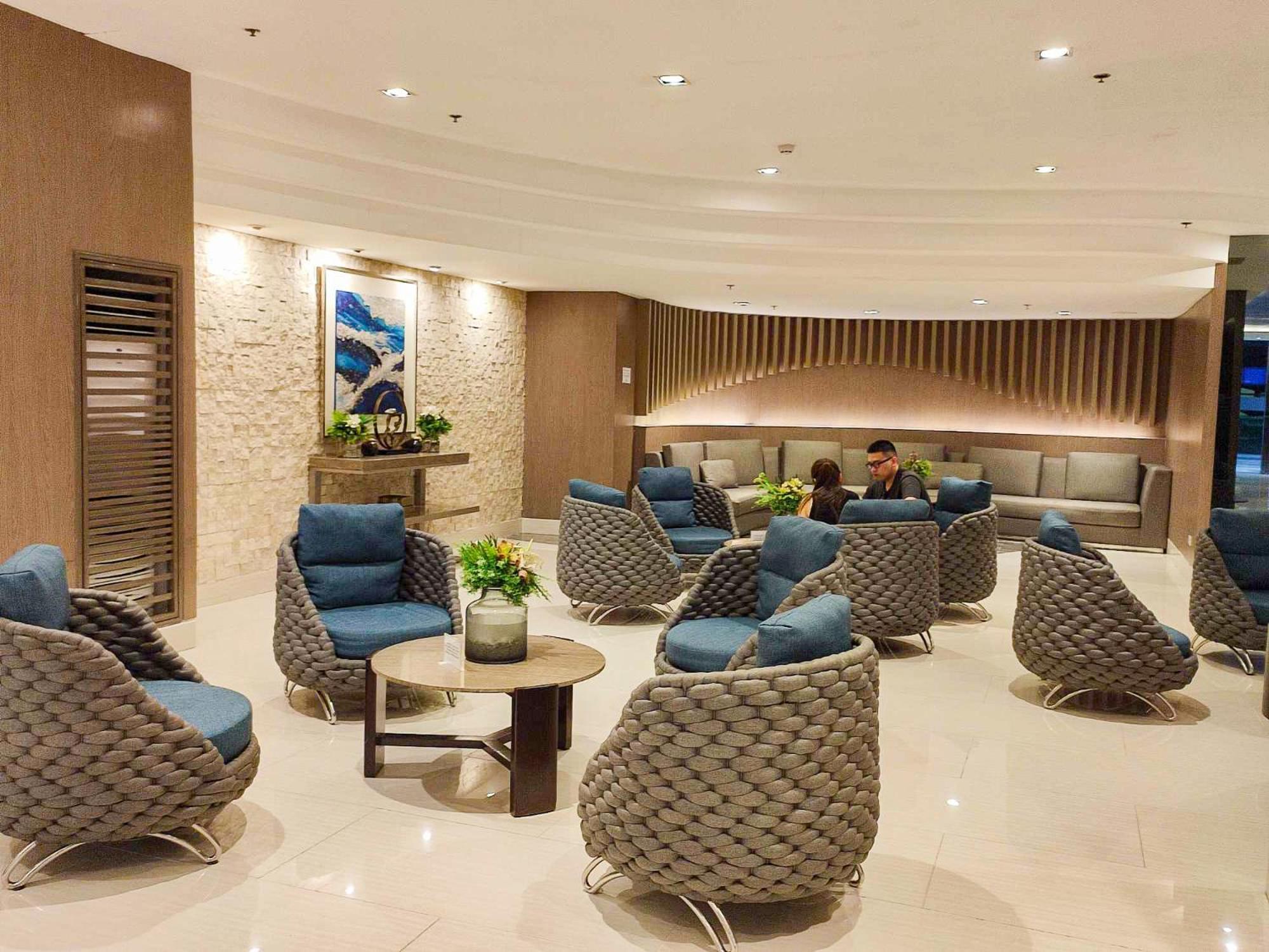 Premier Staycation At Shore 1 Moa By Zurich Management Manila