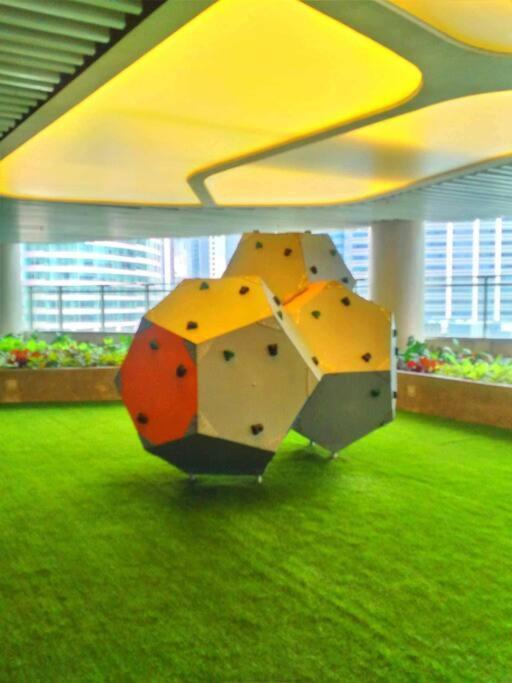 Apartment Air A2 @central Rcbc/canadian Embassy Manila