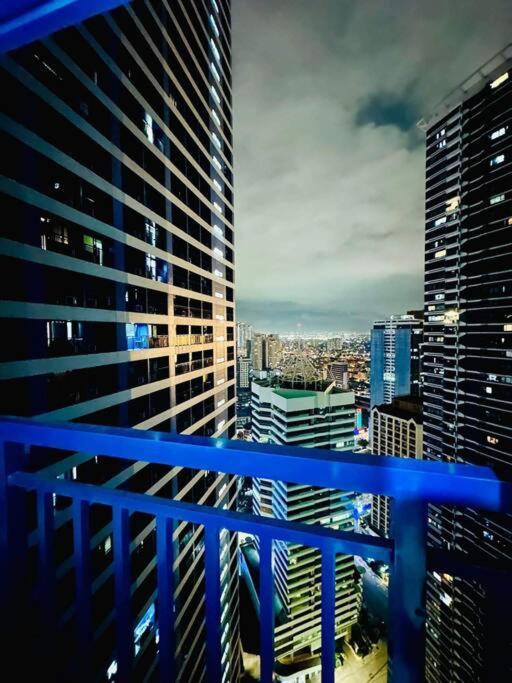 Air A2 @central Rcbc/canadian Embassy Apartment *