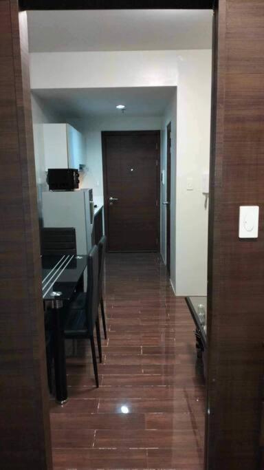 Apartment Air A2 @central Rcbc/canadian Embassy Manila