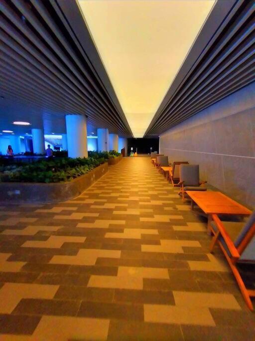Air A2 @central Rcbc/canadian Embassy Apartment *