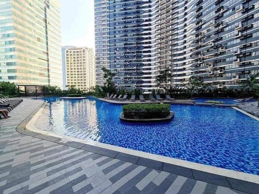 Air A2 @central Rcbc/canadian Embassy Apartment *