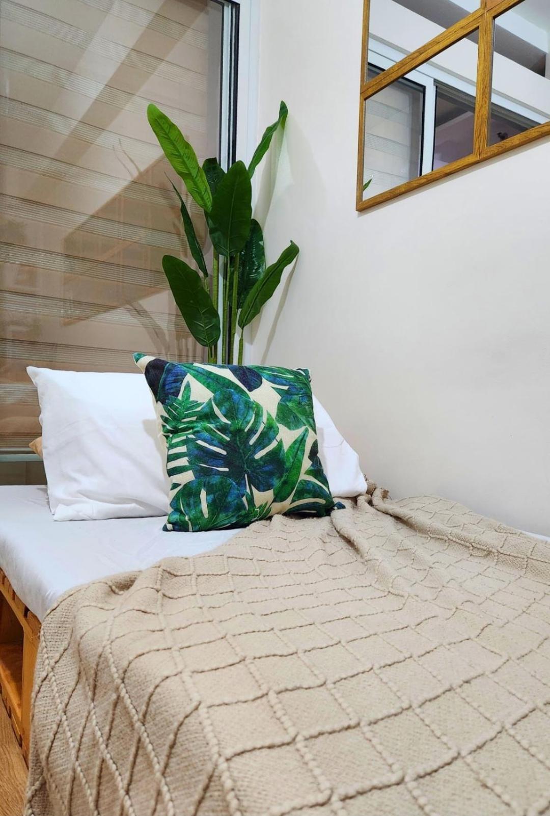 1bedroom At The Celandine Near Ayala Mall Cloverleaf - *