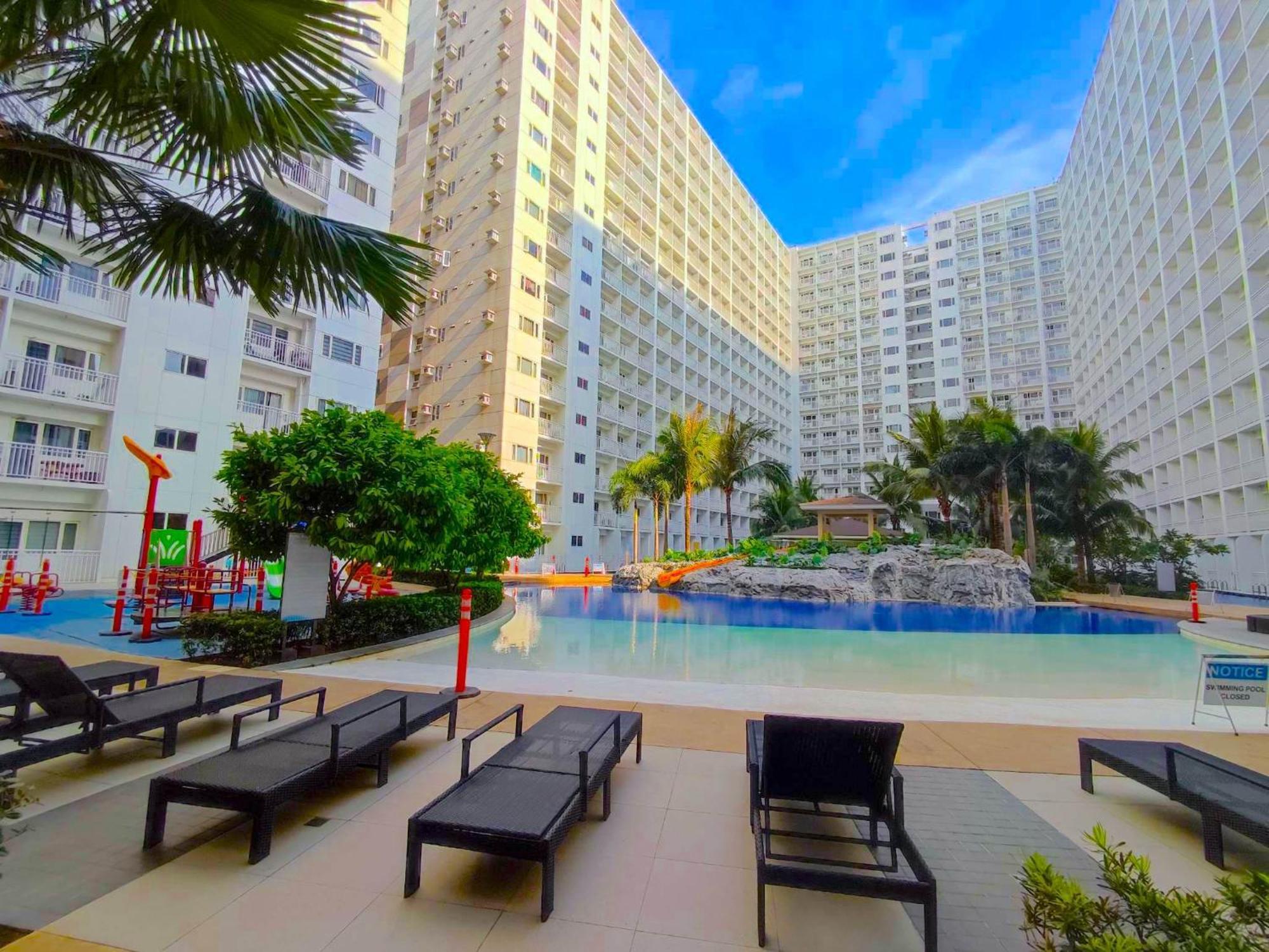 Premier Staycation At Shore 1 Moa By Zurich Management * Manila