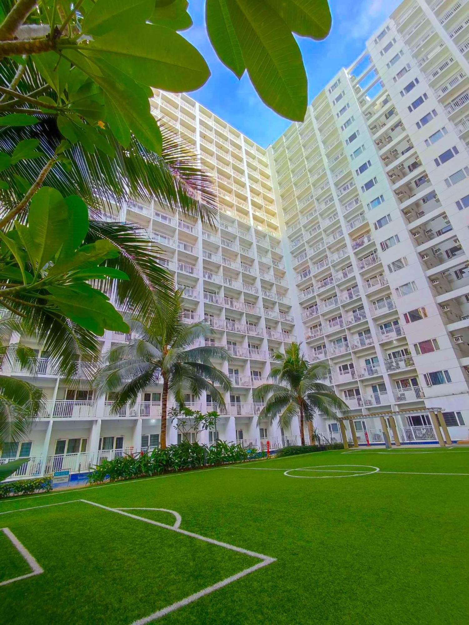 Premier Staycation At Shore 1 Moa By Zurich Management * Manila