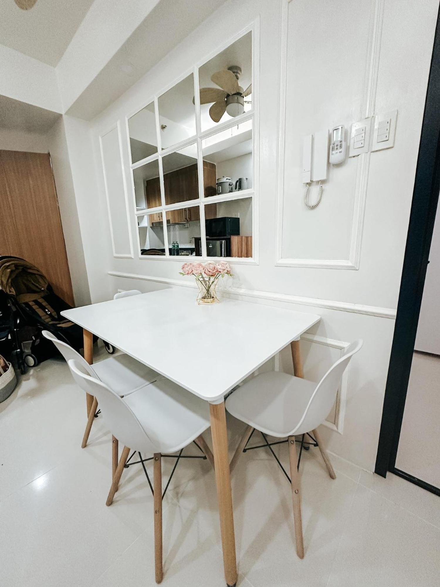 Apartment Lian Louise At Smdc Shore 3 Moa With Parking
