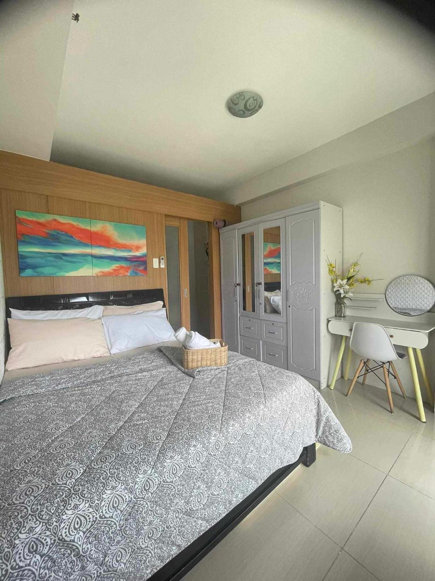 Moa Condotel Staycation By Abode Property *