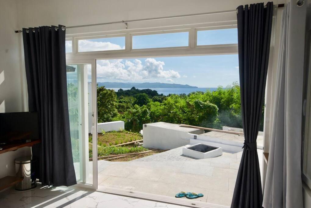 Octagon With Rooftop Bathtub & 270° View