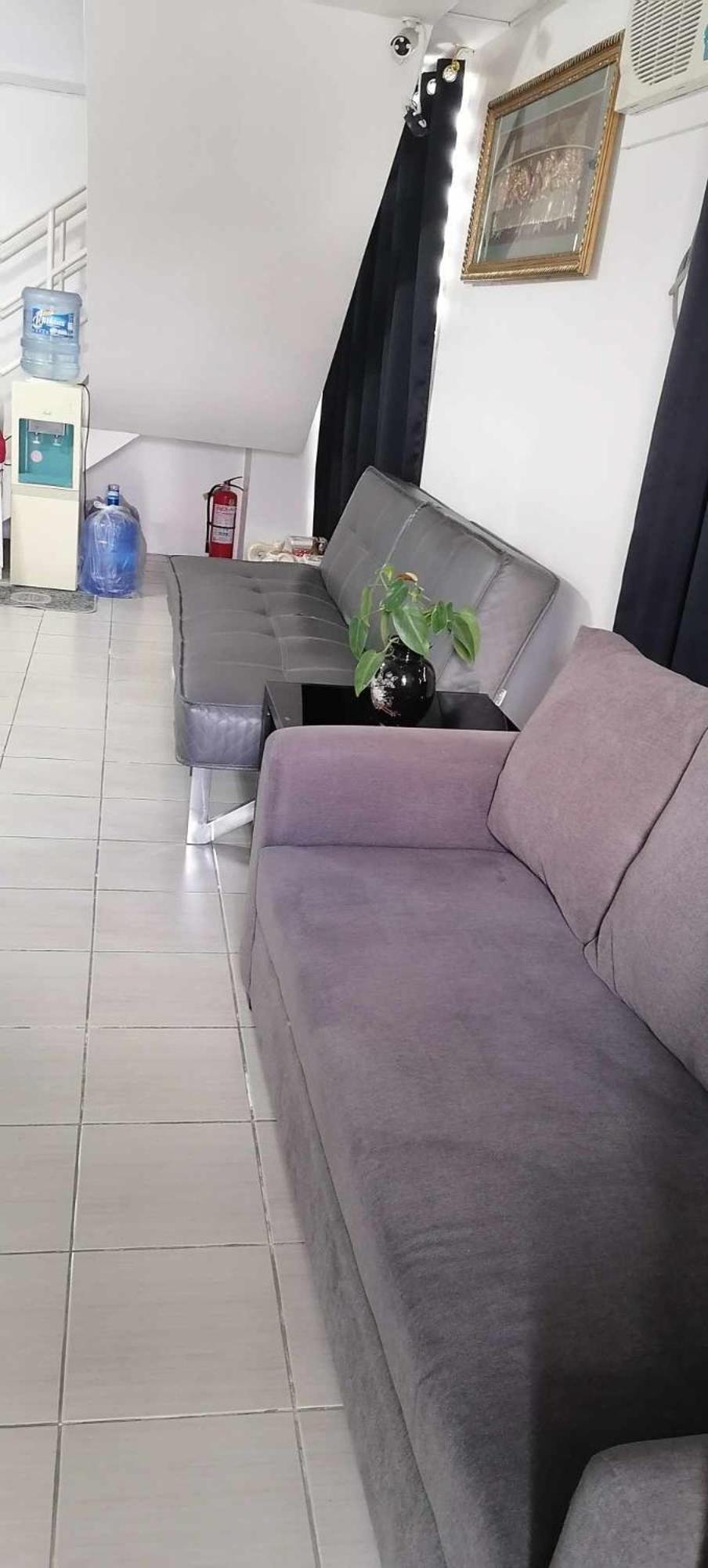 3 Bedrooms Access Penthouse Unit * Manila