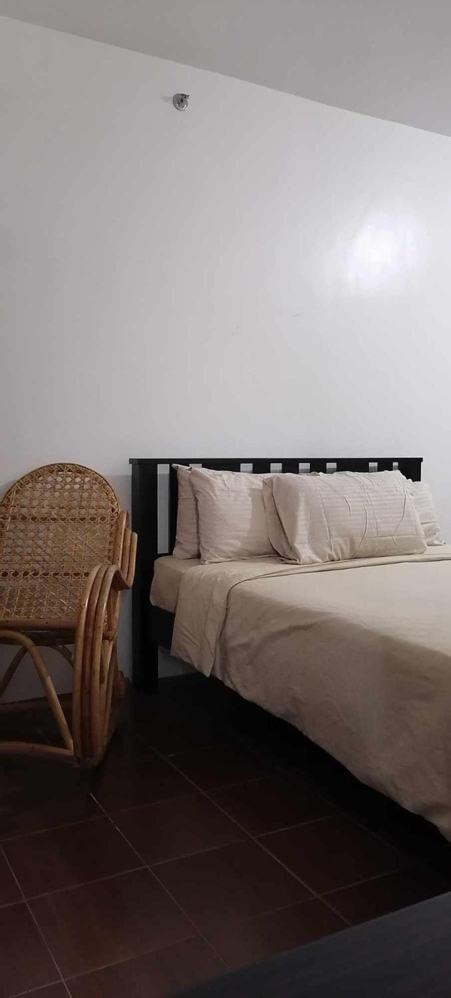 Apartment 3 Bedrooms Access Penthouse Unit *
