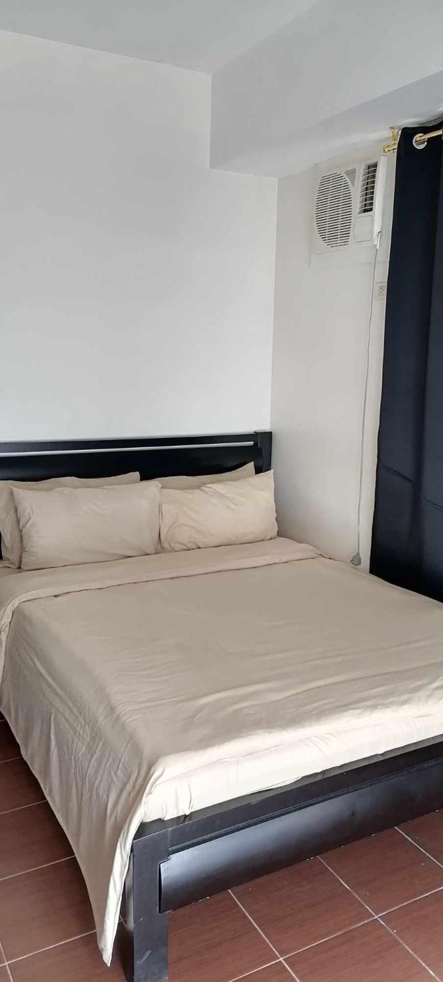 3 Bedrooms Access Penthouse Unit Apartment Manila