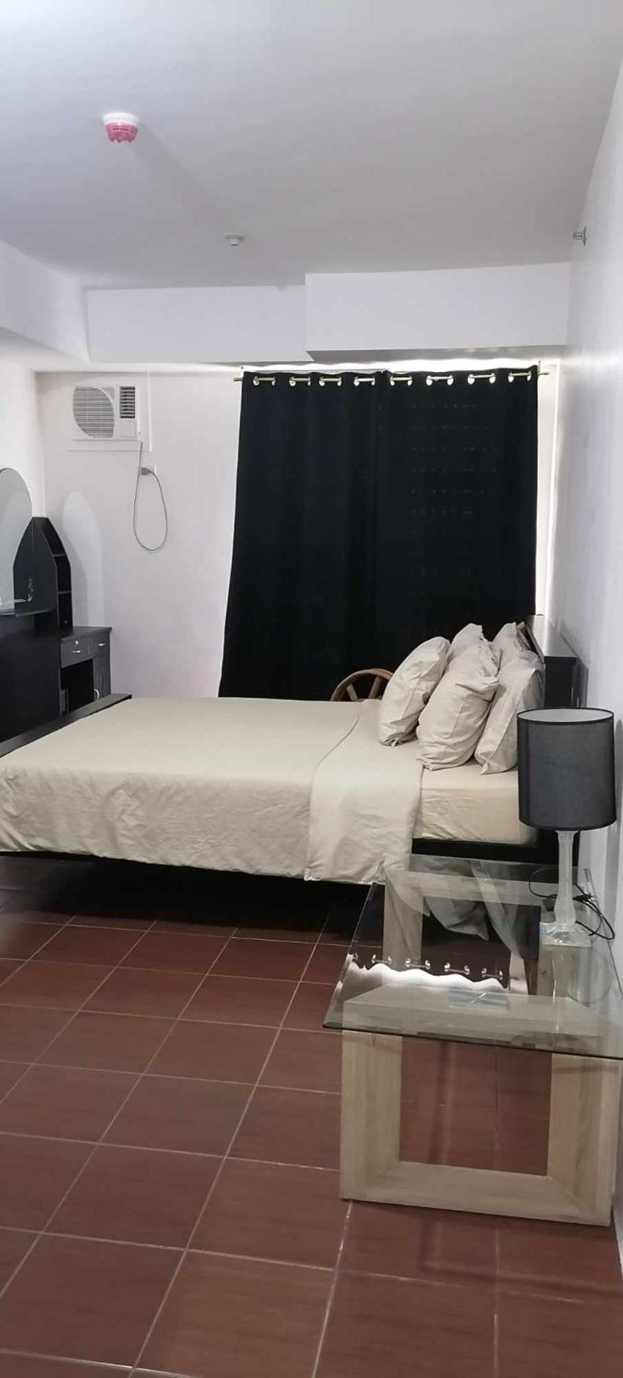 3 Bedrooms Access Penthouse Unit *
