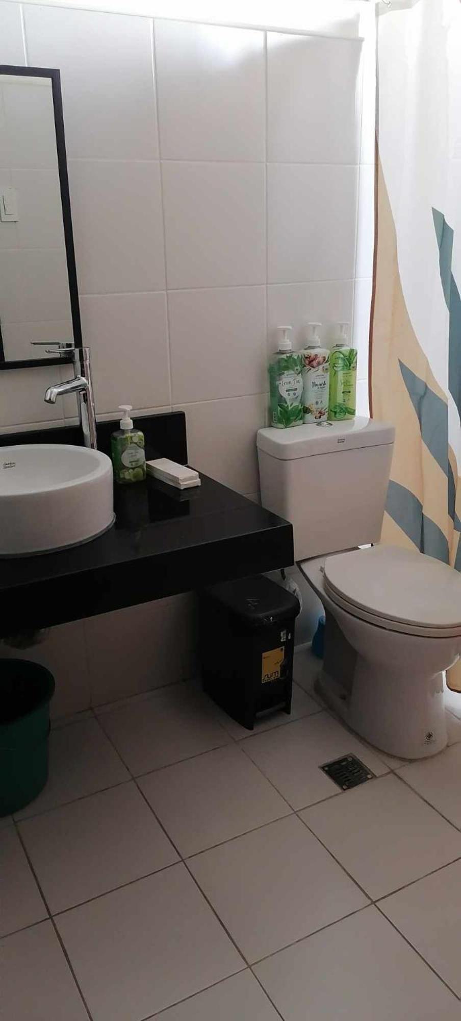 3 Bedrooms Access Penthouse Unit Apartment Manila