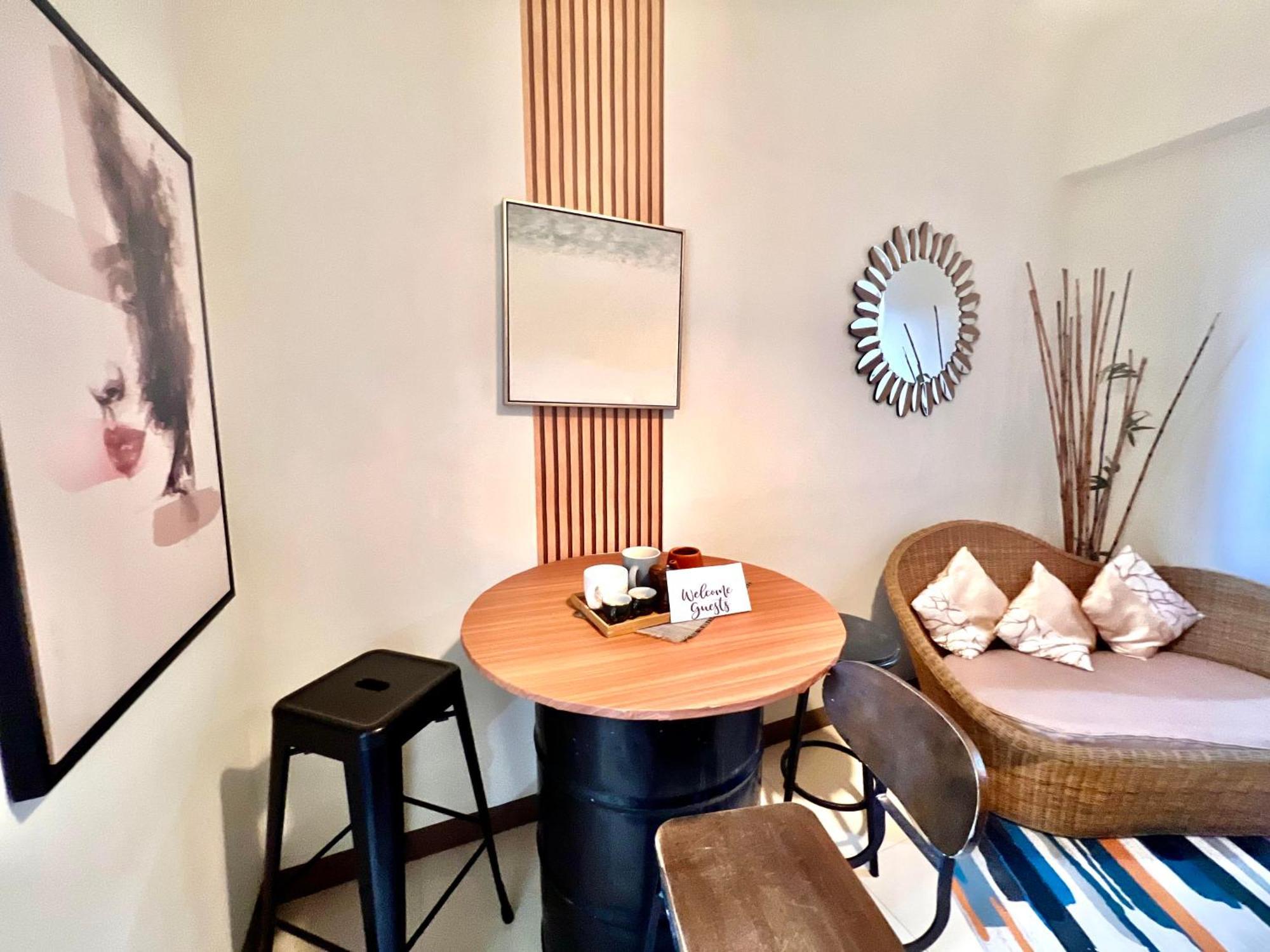 Tomas Morato Quezon - Residences Guest house Manila