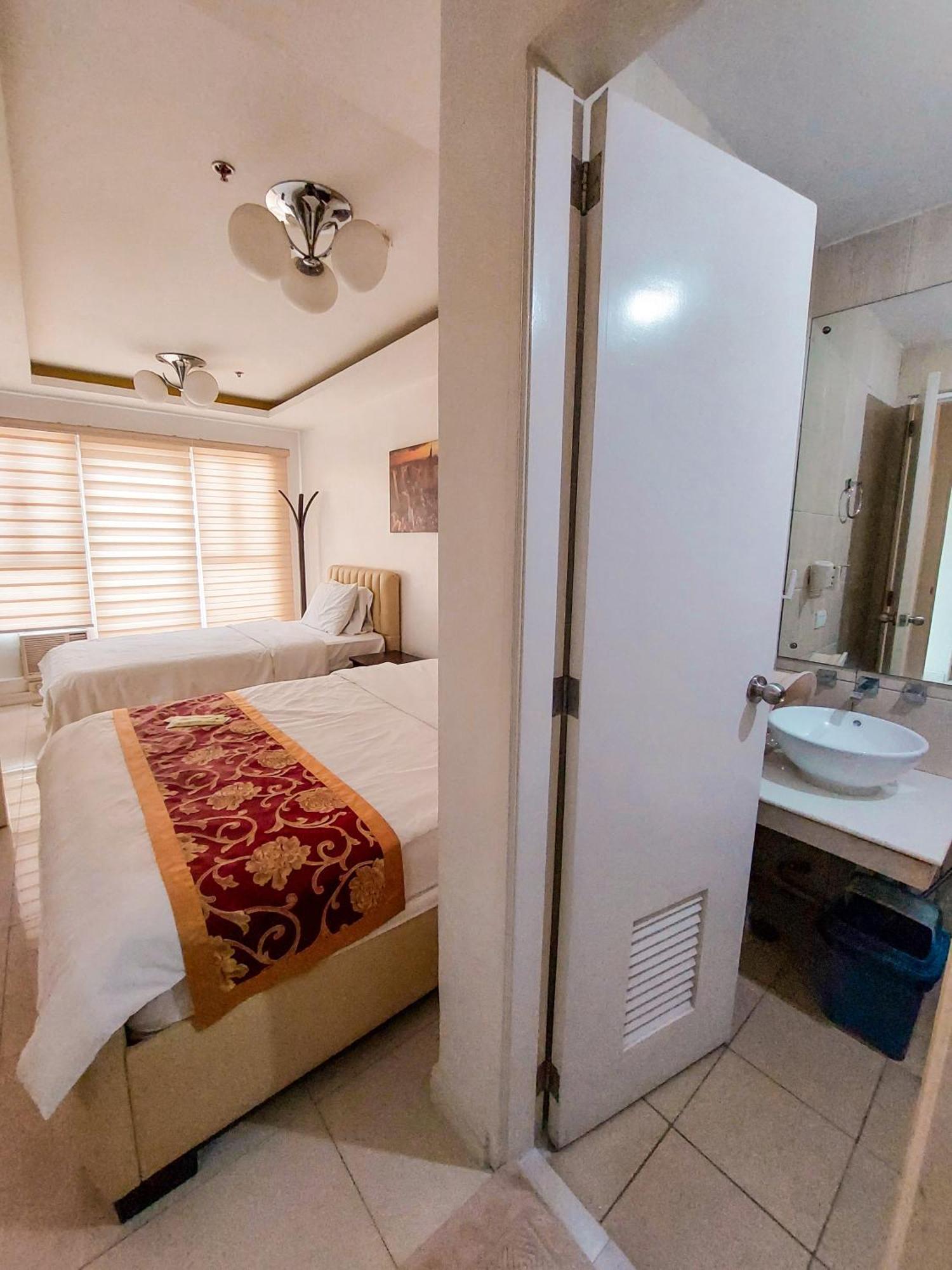 Budget Staycation With Free Pool And Gym Access Very Near Us Embassy, Robinsons Manila, Zoo, Up Pgh