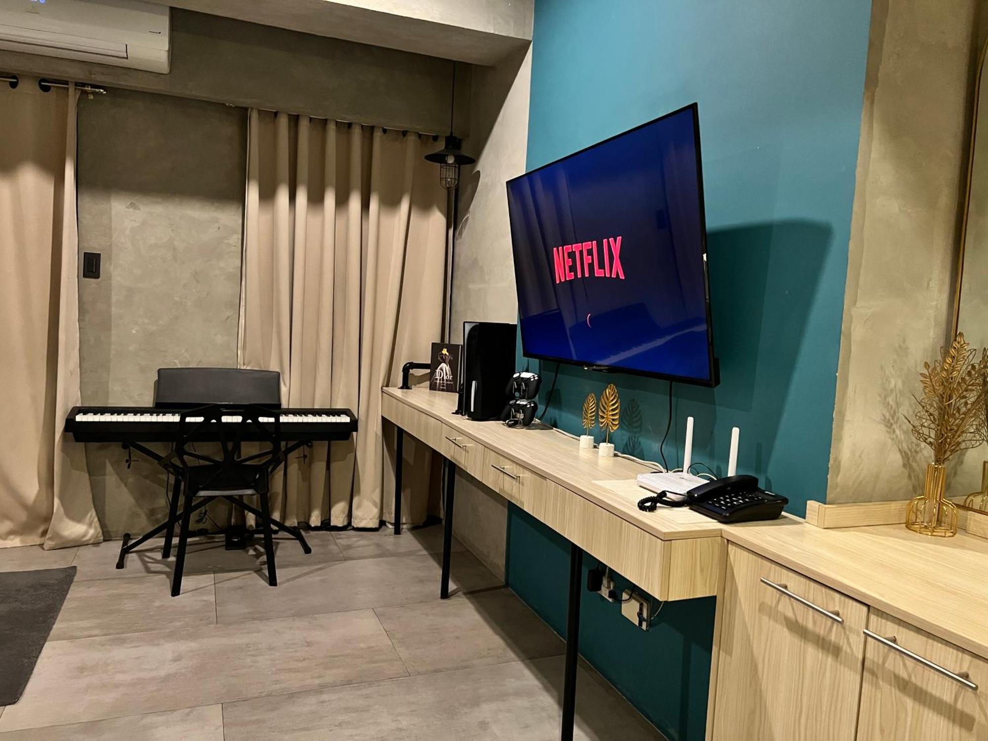 Cozy Spacious Hotel Type Condo With Ps5 Smart Tv And Wifi Aparthotel Manila