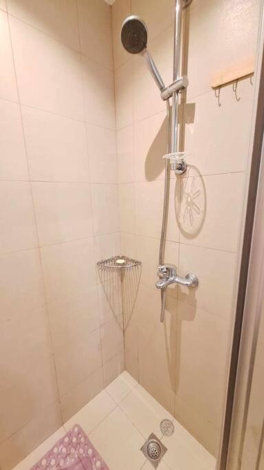 Cozy 1br With City And Nature View In Azure * Manila