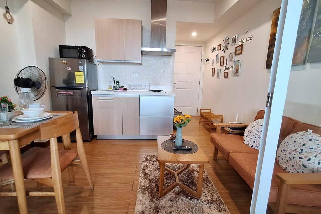 Cozy 1br With City And Nature View In Azure *